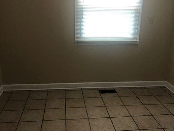4th image of 6212 Lorimer St