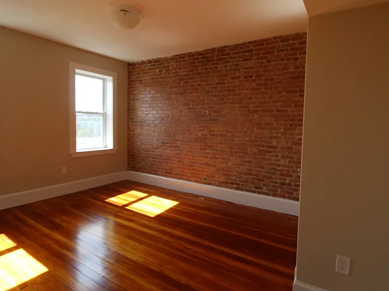 36 Frankfort St #3 — Photo 4