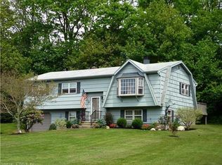 45 Robin Hollow Ln, Westerly, RI 02891