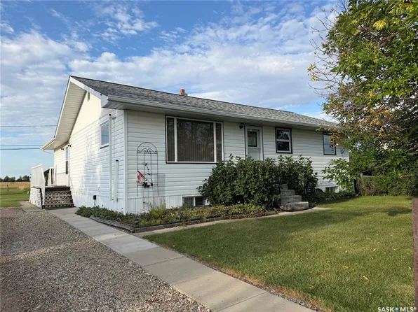 2 Railway AVENUE, Dafoe, SK S0K 1C0