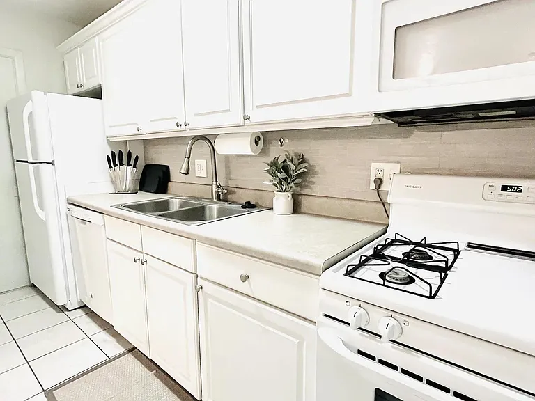 1700 SW 16th Ct #D30 — Photo 13