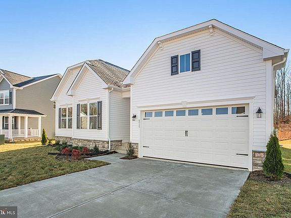 2nd image of 8535 Fleetwood Dr