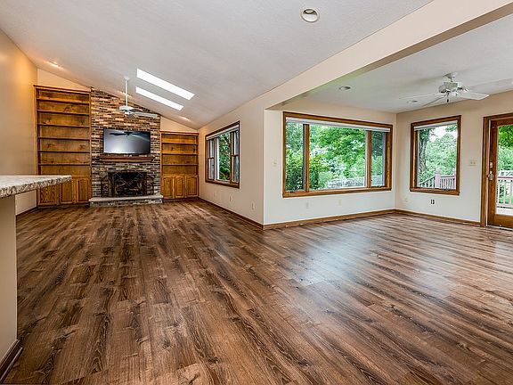 4th image of 5465 Airwood Dr
