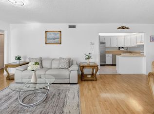 321 Knotty Pine Circle #C-2, Greenacres, FL 33463