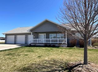 602 N Gilman Ct, Hershey, NE 69143