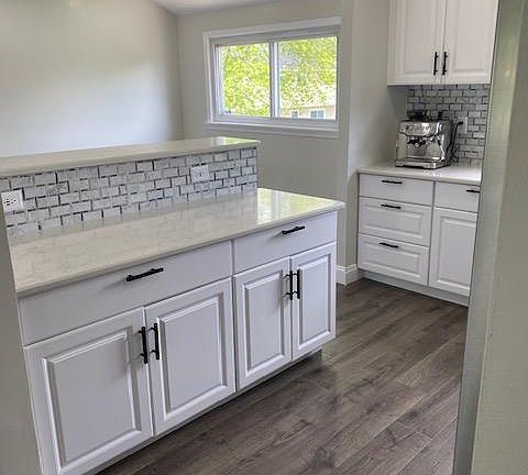 5th image of 4 Hobart Ave