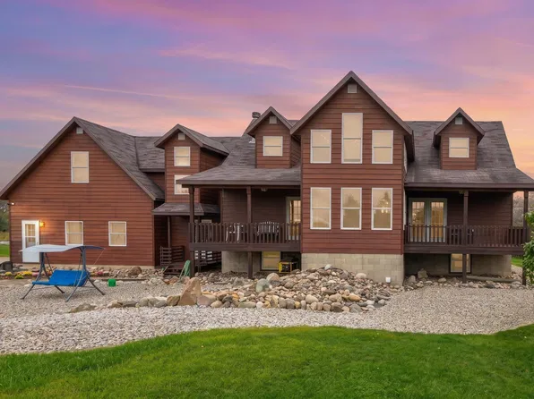 625 Elk Creek Rd, Applegate, MI 48401