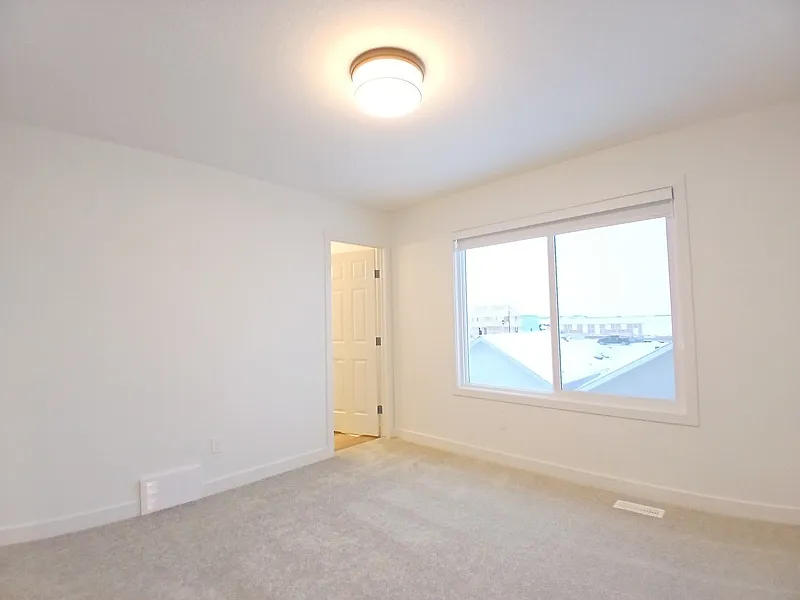 3 bed, 2.5 bath, 1500 sqft, $1,800 — Photo 3