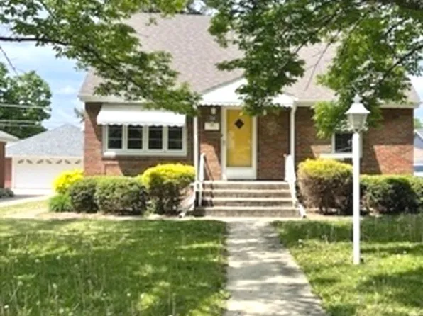 1707 Highland Ave, Crest Hill, IL 60403