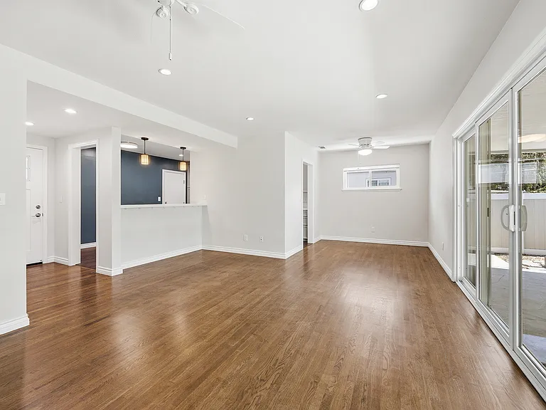 225 N Orchard Ave — Photo 6