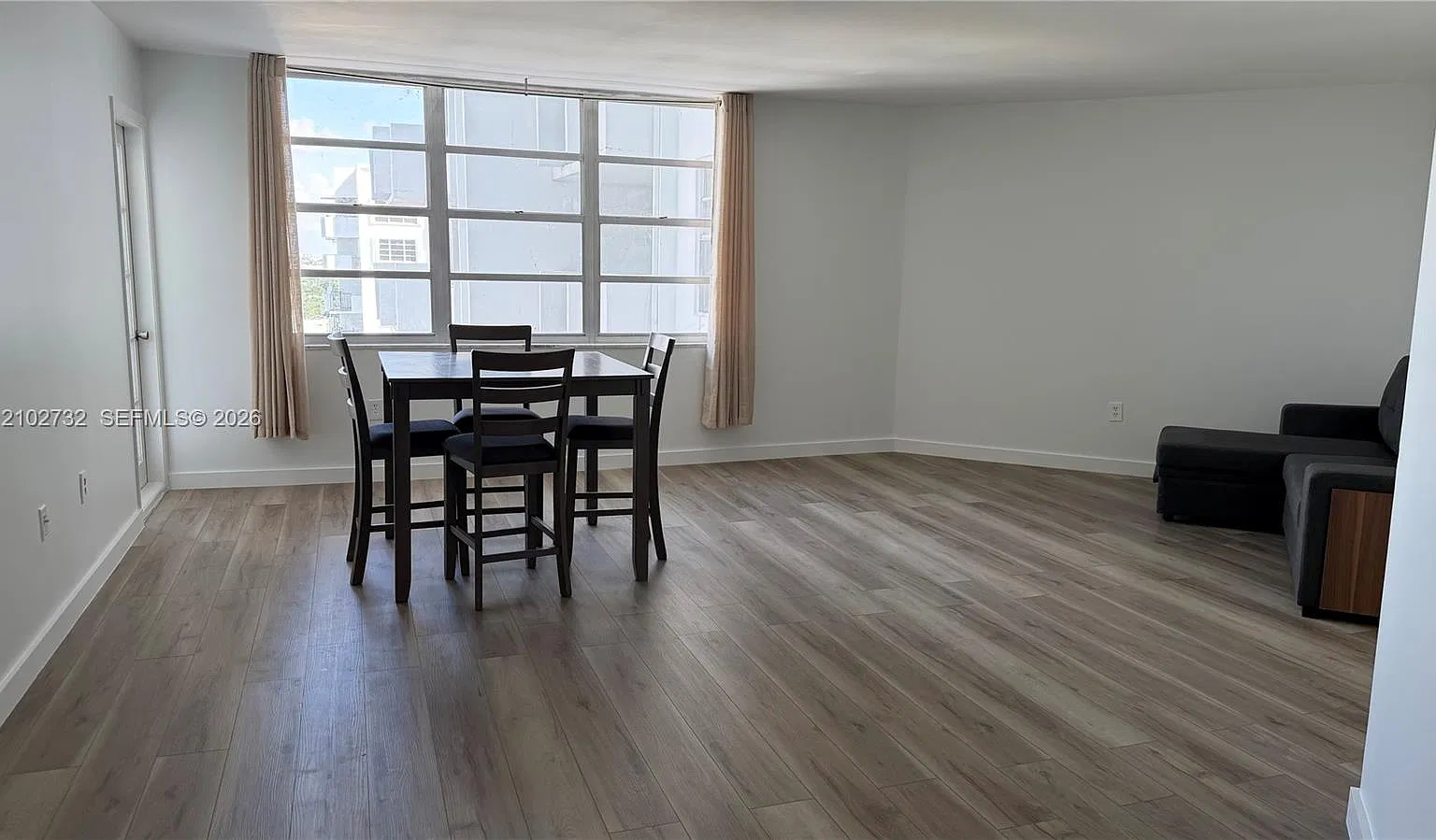Commodore Plaza Condo — Photo 4