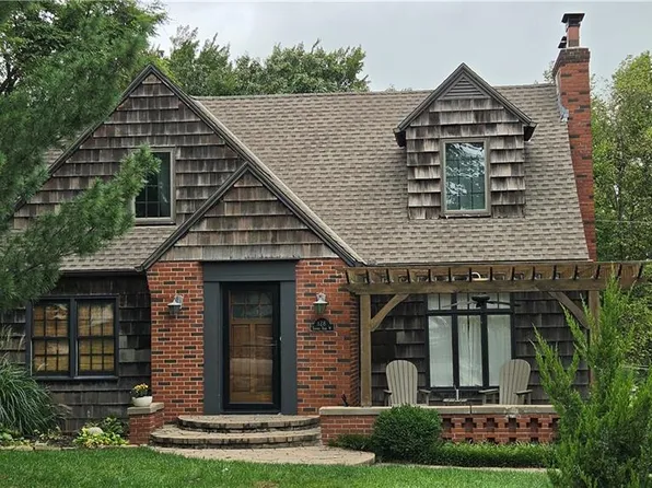 128 Terrace Trl W, Lenexa, KS 66217