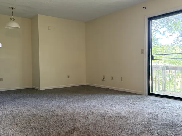300 Timber Creek Ln APT 7, Nitro, WV 25143