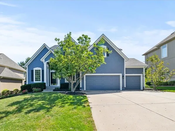 5405 W 163rd Ct, Overland Park, KS 66085