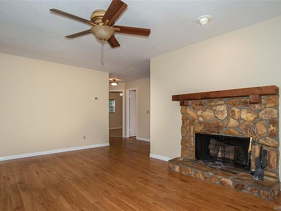 3rd image of 7106 W Greenwood Ln