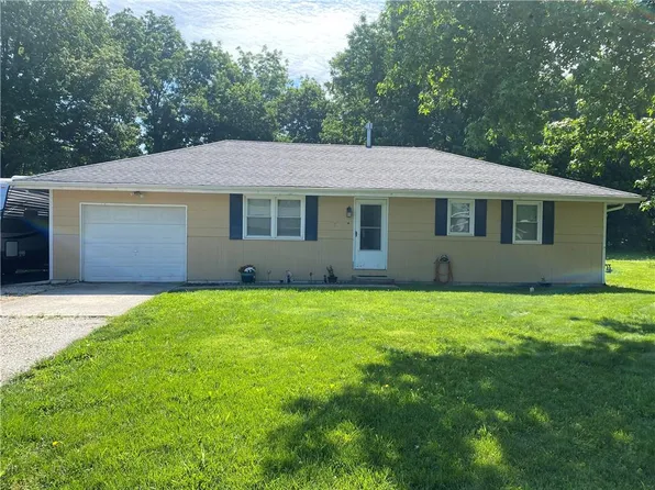 305 Renee Ln, Garden City, MO 64747