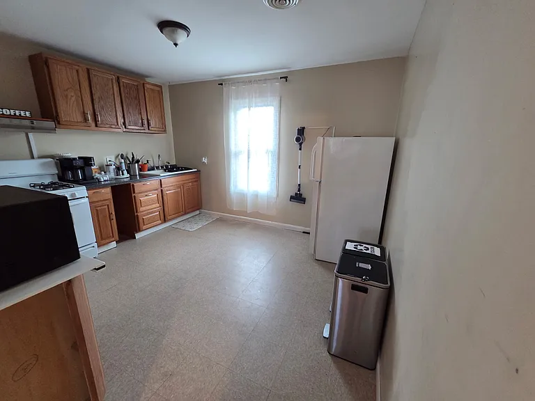 80 Harry L Dr #2A — Photo 4
