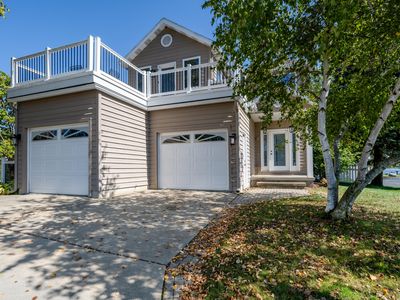 2369 Riverside Pointe Dr, Saint Joseph, MI, 49085