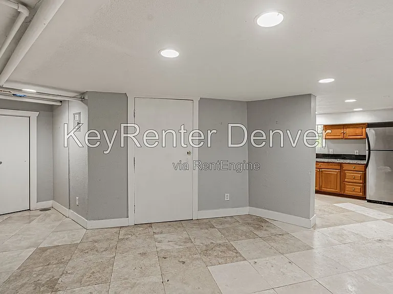 945 N Washington St #100 — Photo 2