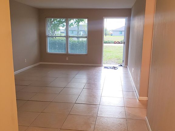 4th image of 4413 SW 8th Pl APT 2