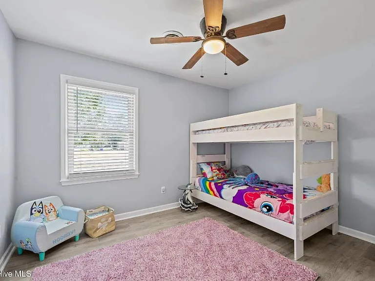100 Leslie Ln — Photo 8