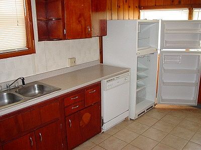 3rd image of 2541 Poplar Ave