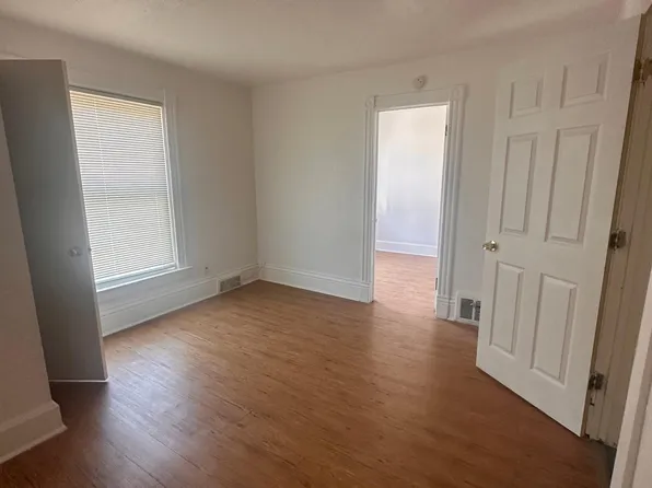 1840 1/2 N Saint Clair St, Racine, WI 53402