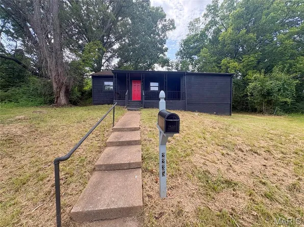 2235 Edmund Ave, Saint Louis, MO 63121