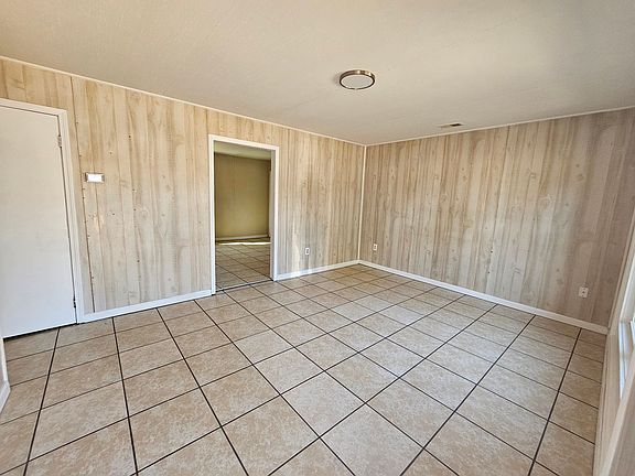 2nd image of 4529 Wactor St