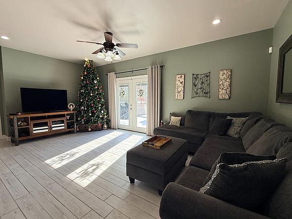 3rd image of 102 Timberland Rd