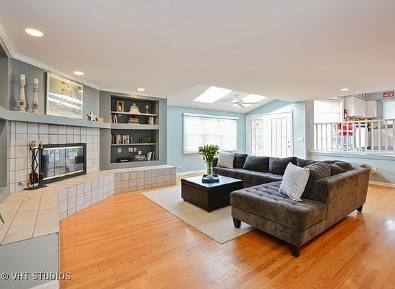 5th image of 3010 N Huntington Dr