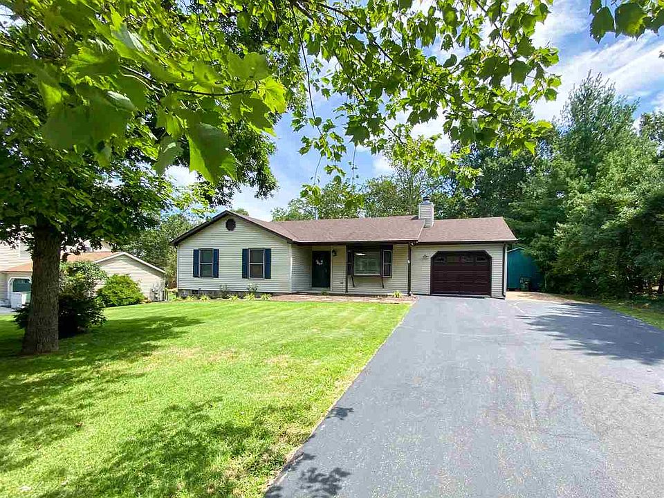 1st image of 292 Falling Rock Dr