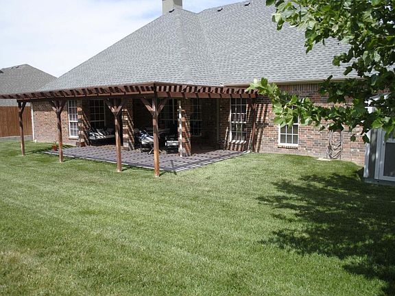 3rd image of 2601 Sweetgum Ln