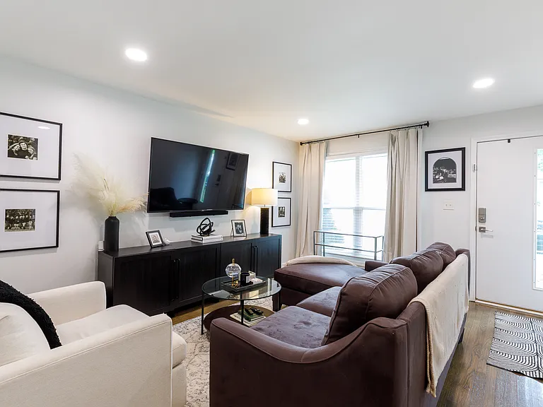 3104 Erskine Dr — Photo 3