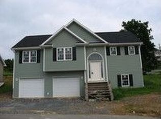 1114 Bailey Cir, Morgantown, WV 26508