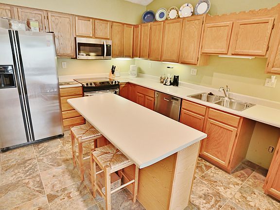 2nd image of 7175 Bluffs Dr