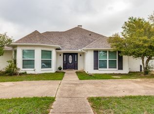 300 Rash Ln, Terrell, TX 75160