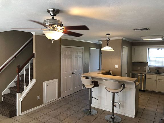 5th image of 707 Chalet Ct