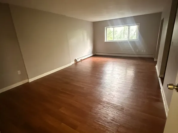 45 Wheeler Ave APT 4B, Bridgeport, CT 06606