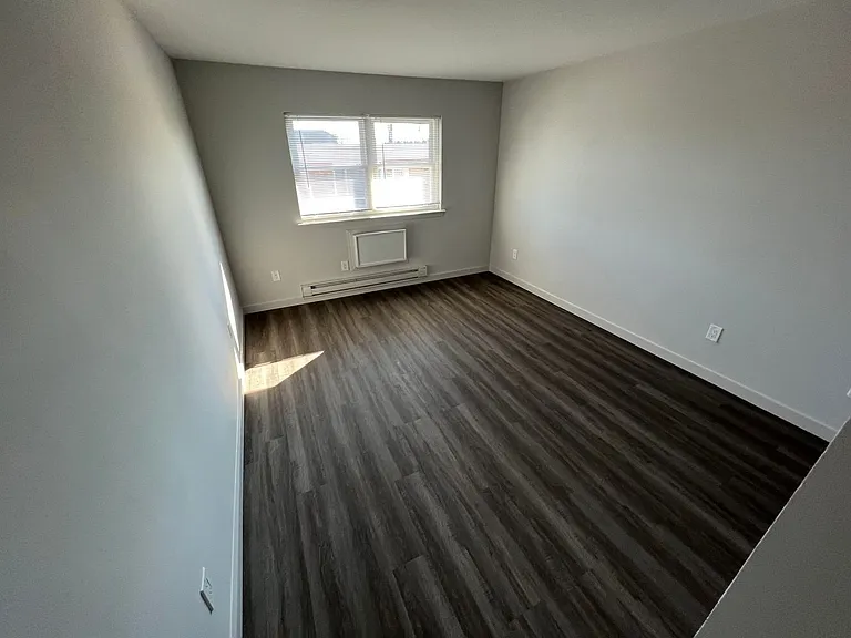 1010 Grand Ave — Photo 15