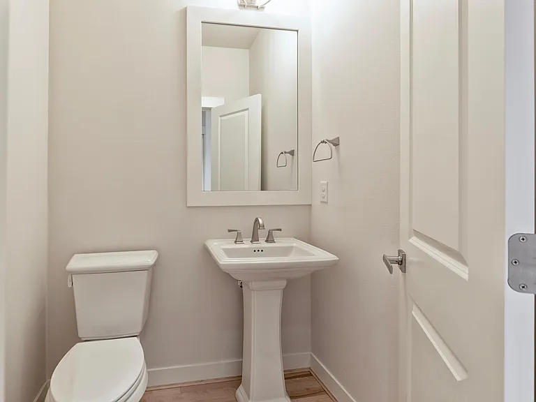1693 NE Falls Dr — Photo 15