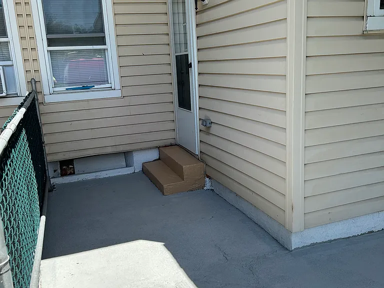 1364 Stewart St — Photo 13