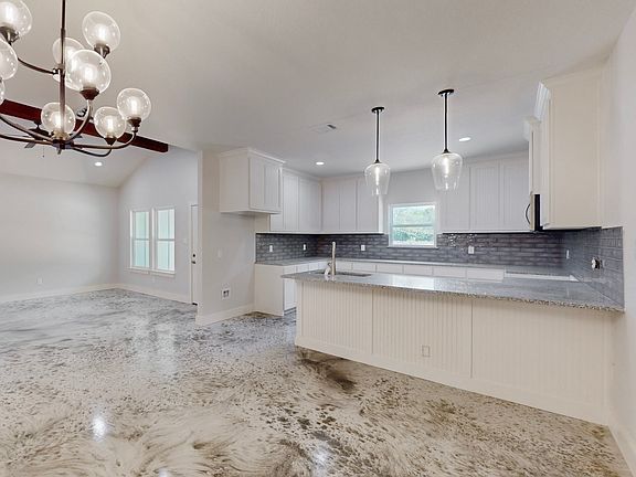 2nd image of 2030 Shoemaker Rd