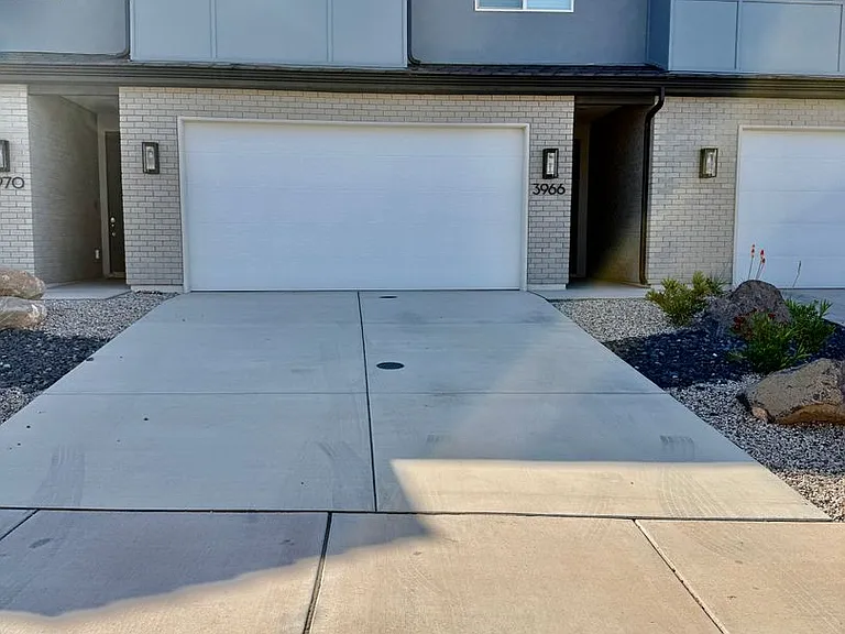 3966 E Razor Dr — Photo 2