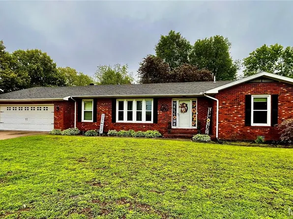 611 E Cedar St, Bertrand, MO 63823