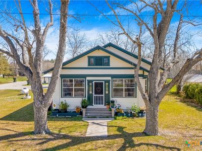 301 S Pecan St, Moulton, TX, 77975