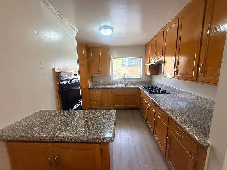 4151 Somerset Dr — Photo 4