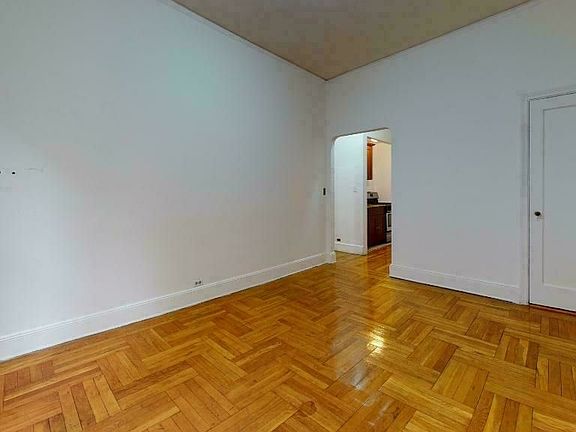 4th image of 425 W 57th St #3CC