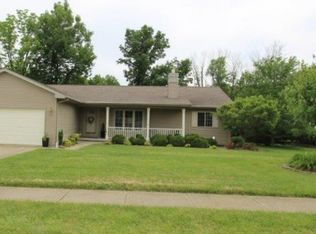 506 Deer Run Trl, Charleston, IL 61920