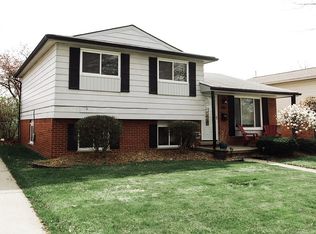 31316 Saint Margaret St, Saint Clair Shores, MI 48082